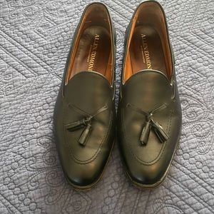 Size 11 3E ALLEN EDMONDS  Black Loafers w/ tassel. Excellent condition!